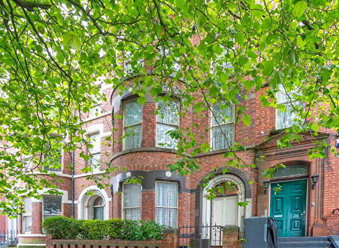 5 Bedroom Mid Terraced House For Sale In University Street, Belfast, BT7