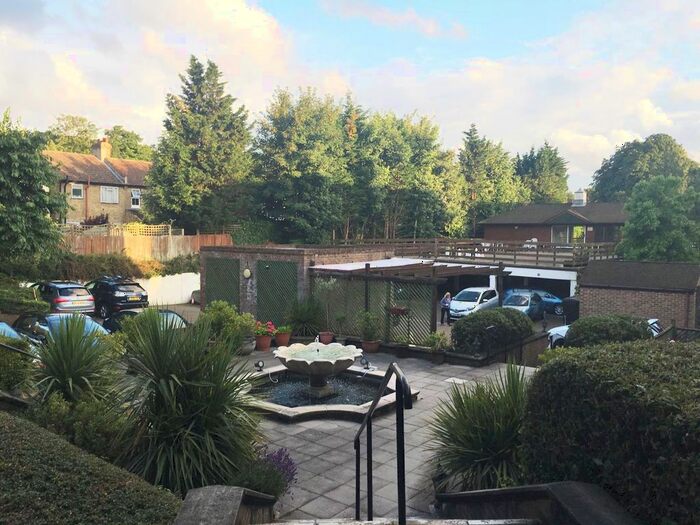 3 Bedroom Flat To Rent In Lansdowne Road, Purley, CR8