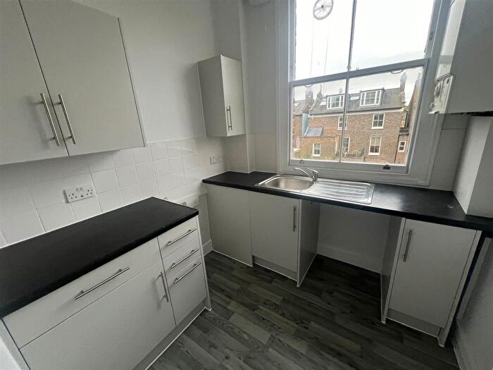 1 Bedroom Flat For Sale In Bassett Road, London, W10