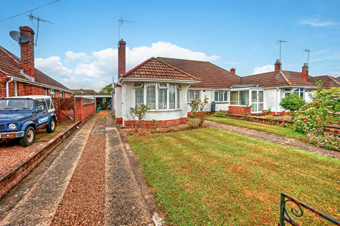3 Bedroom Semi-Detached Bungalow For Sale In Strathmore Close, Worthing, BN13