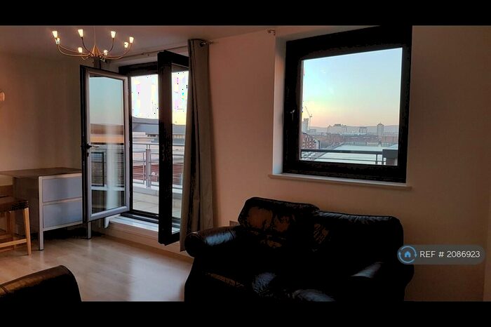 2 Bedroom Flat To Rent In Galleon Way, Cardiff, CF10