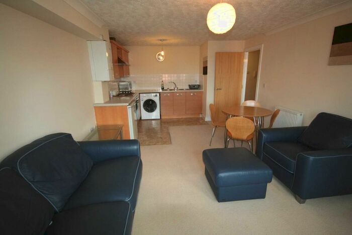 2 Bedroom Flat To Rent In Badger Avenue, Crewe CW1