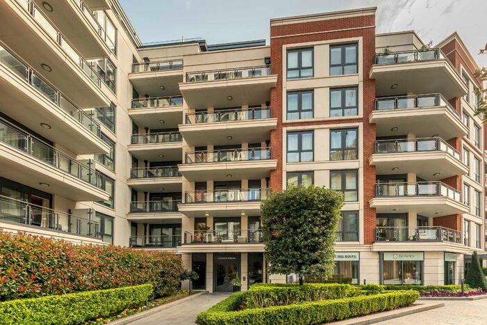 3 Bedroom Flat To Rent In Park Street, London, SW6