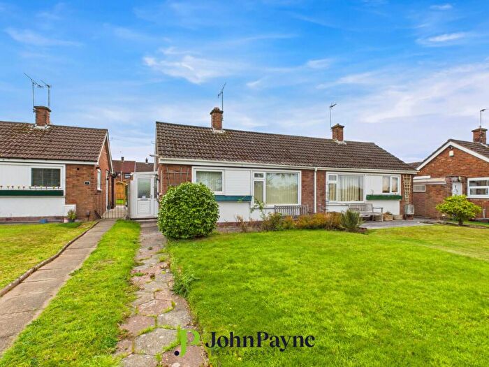 2 Bedroom Bungalow For Sale In Marystow Close, Allesley, Coventry, West Midlands, CV5