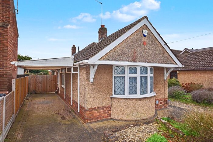 3 Bedroom Semi Detached Bungalow For Sale In Barons Way, Northampton, NN2