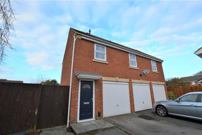 2 Bedroom Detached House To Rent In Mason Road, Swindon, SN25