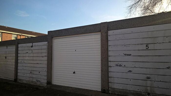 Garage / Parking To Rent In Belcroft Close Bromley, BR1
