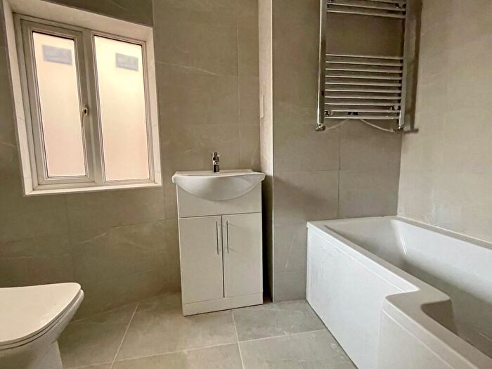 2 Bedroom Flat To Rent In Cavendish Road, Bispham, Blackpool, FY2