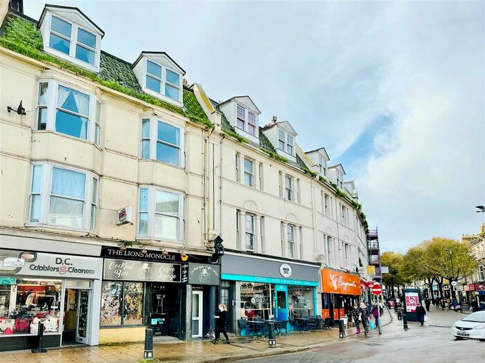 2 Bedroom Flat To Rent In Victoria Street, Paignton, TQ4