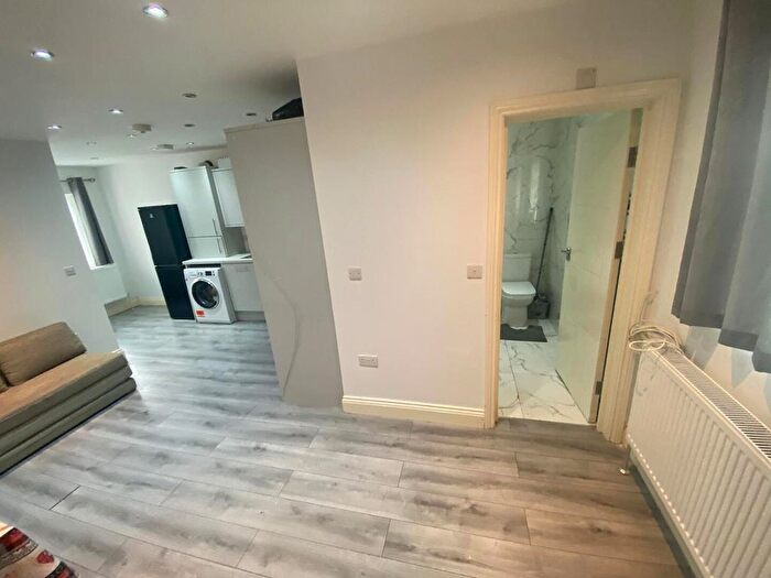 1 Bedroom Flat To Rent In Christchurch Avenue, Harrow, HA3