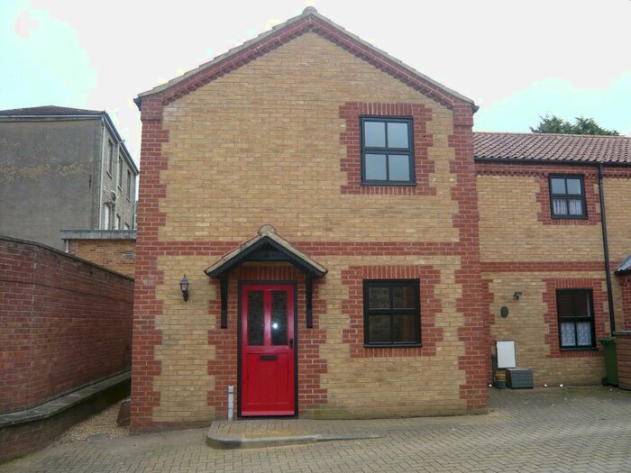 3 Bedroom Terraced House To Rent In Bridge Street, Downham Market, PE38
