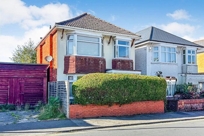 3 Bedroom Detached House For Sale In Ripon Road, Bournemouth, Dorset, BH9