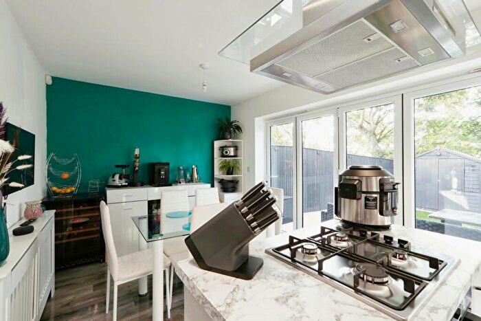 3 Bedroom Terraced House For Sale In Horsforde View, Leeds, LS13