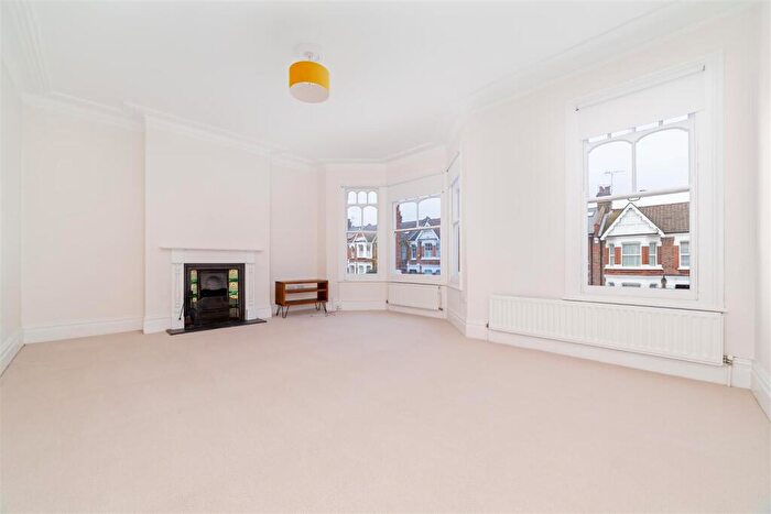 2 Bedroom Flat To Rent In Crediton Road, Kensal Rise, NW10