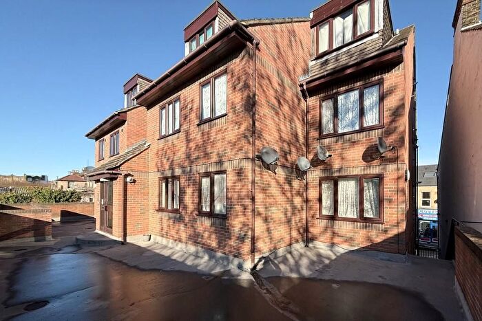 2 Bedroom Flat To Rent In Portland Road, South Norwood, SE25