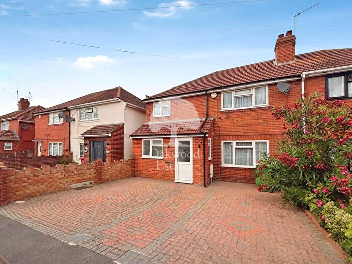 5 Bedroom Semi Detached House To Rent In Norfolk Avenue, Slough, SL1