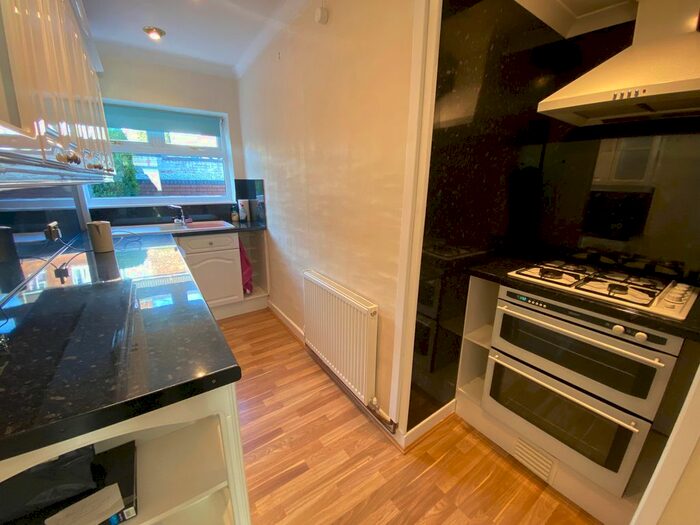 2 Bedroom Property To Rent In Heathcliff Road, Dudley DY2