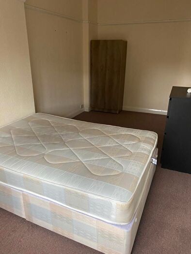 5 Bedroom Flat To Rent In Parson Street, Hendon, NW4