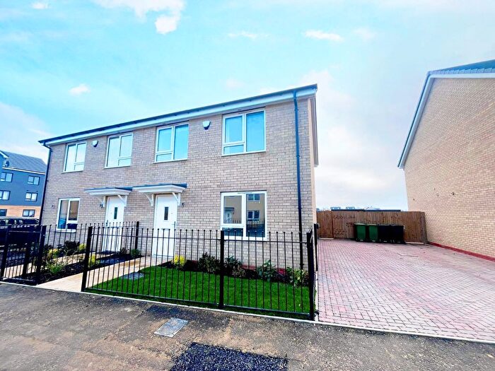 3 Bedroom Semi-Detached House For Sale In London Road, Norman Cross, Peterborough, PE7