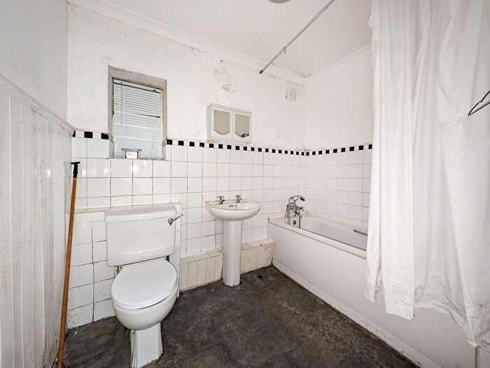 1 Bedroom Flat For Sale In Flat, Richmond Road, Worthing, West Sussex, BN11
