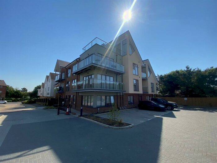 2 Bedroom Apartment To Rent In The Gatehouse, Eastwood Road, Rayleigh, SS6