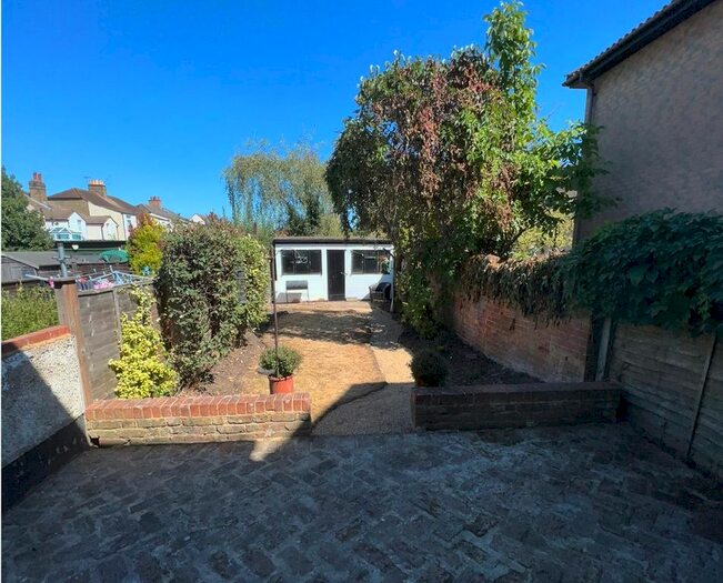 4 Bedroom Semi-Detached House To Rent In Laleham Road, Staines, TW18