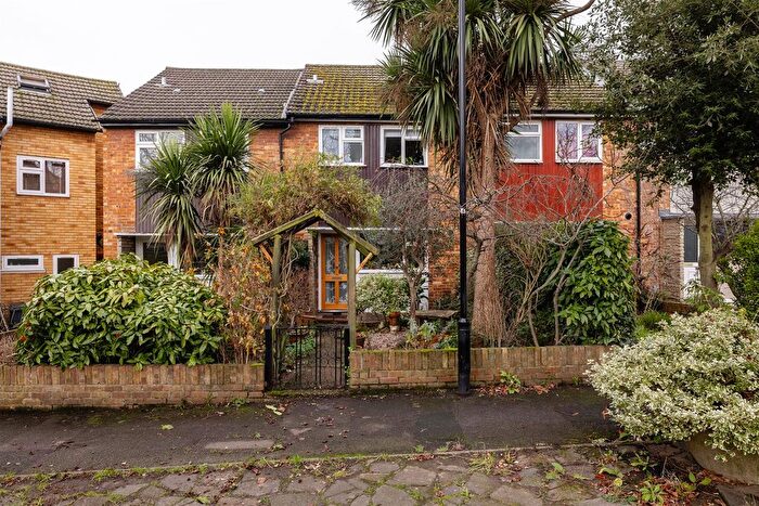 2 Bedroom Property For Sale In Corbicum, Leytonstone, E11