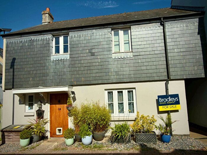 3 Bedroom End Of Terrace House For Sale In Lister Way, East Allington, Totnes, TQ9