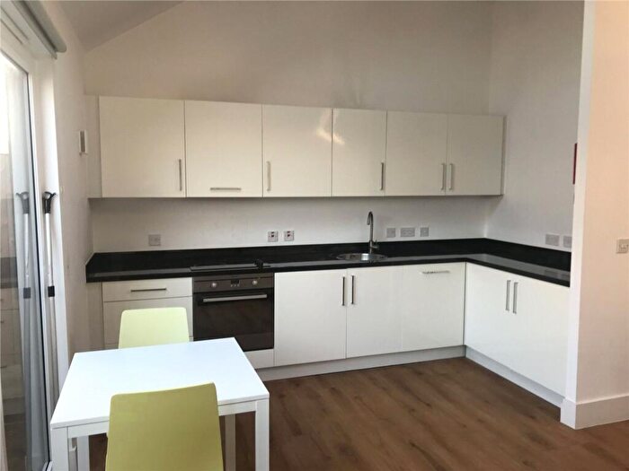 Flat To Rent In Bexley Square, Town Hall, M3