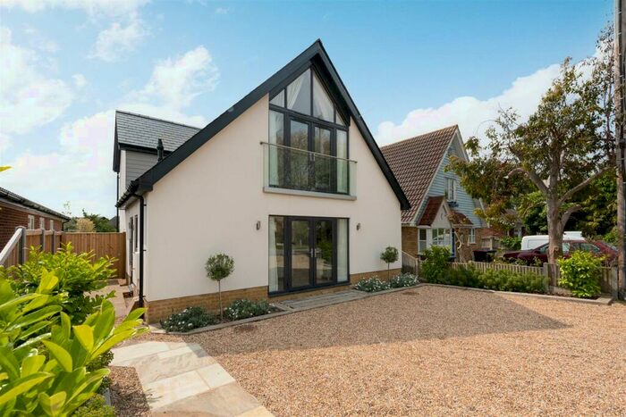 3 Bedroom Detached House To Rent In St. Marys Grove, Seasalter, Whitstable, CT5