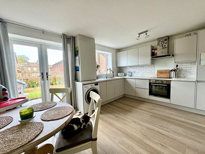 3 Bedroom Semi-Detached House For Sale In Westcliffe Road, Cleckheaton, BD19