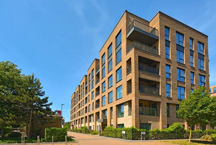 2 Bedroom Flat For Sale In Hoy Close, Kennington Court, NW9