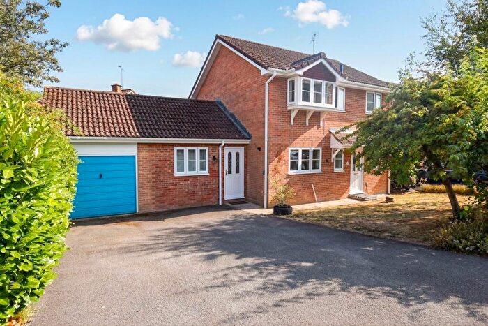 4 Bedroom Detached House For Sale In Wyre Close, Chandler's Ford, SO53