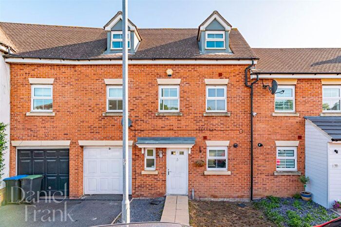 5 Bedroom Property For Sale In Woodside, Thornwood, Epping, CM16