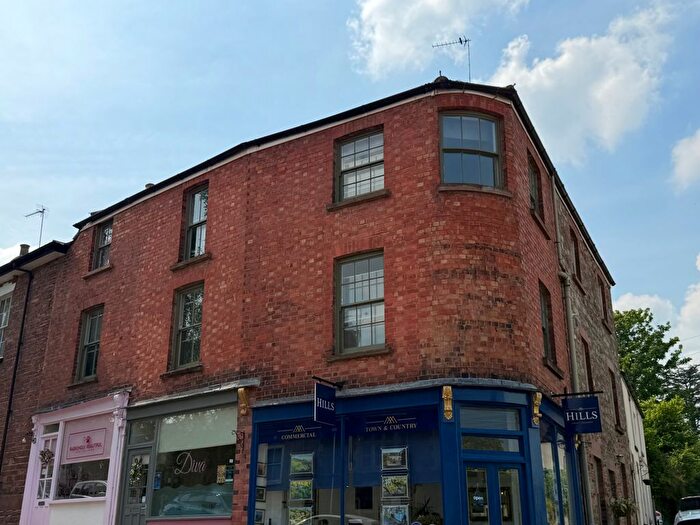 2 Bedroom Flat To Rent In Central House, Newnham, GL14