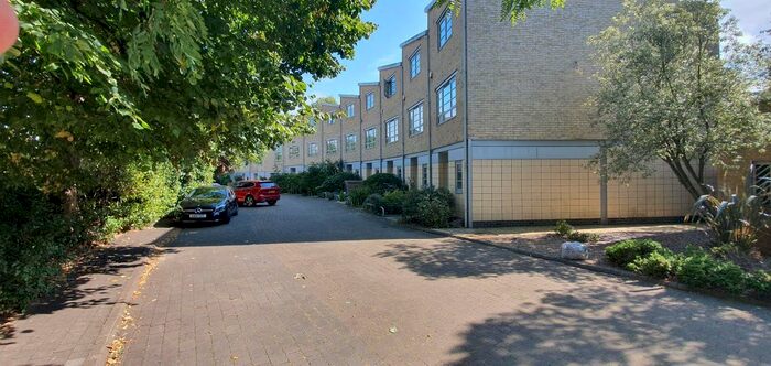 4 Bedroom Town House To Rent In Heaven Tree Close, Canonbury, N1