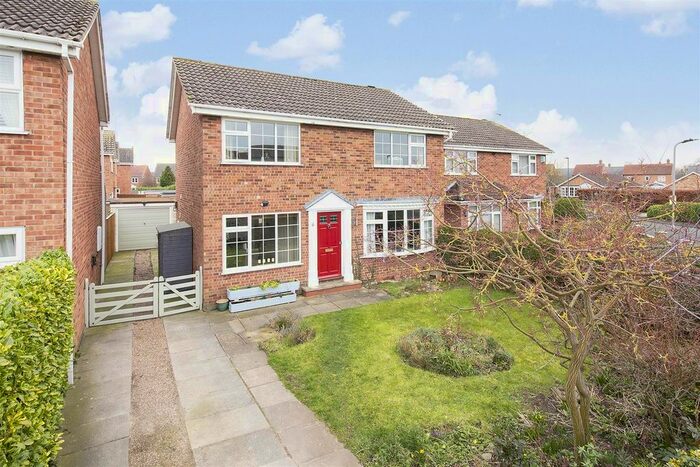 4 Bedroom Detached House For Sale In Ingleton Drive, Easingwold, York, North Yorkshire, YO61