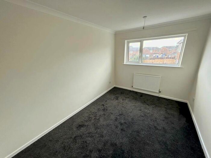 2 Bedroom Property To Rent In Mottram Close, Ipswich, IP2