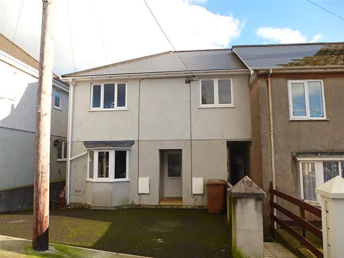 2 Bedroom Flat To Rent In Dale Avenue, Plymouth, PL6