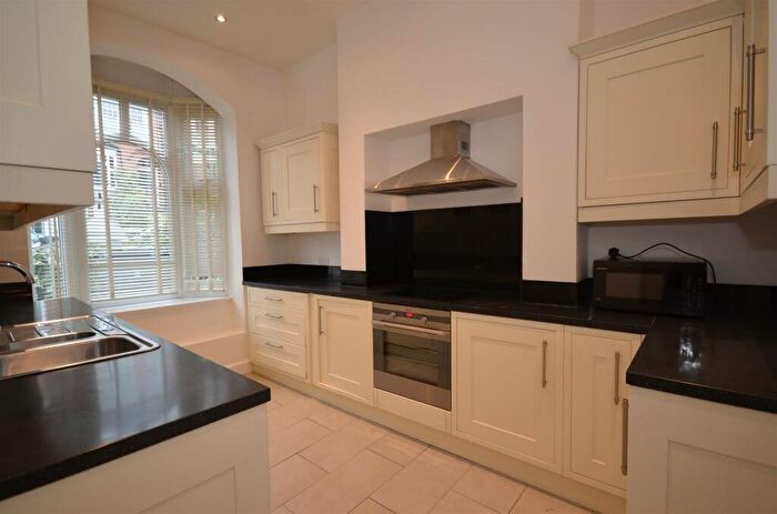 2 Bedroom Flat To Rent In Woodland Gardens, London, N10