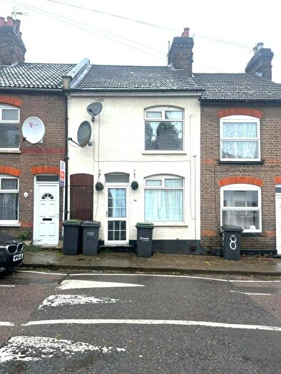 2 Bedroom Terraced House To Rent In Ashton Road, Luton, Bedfordshire, LU1