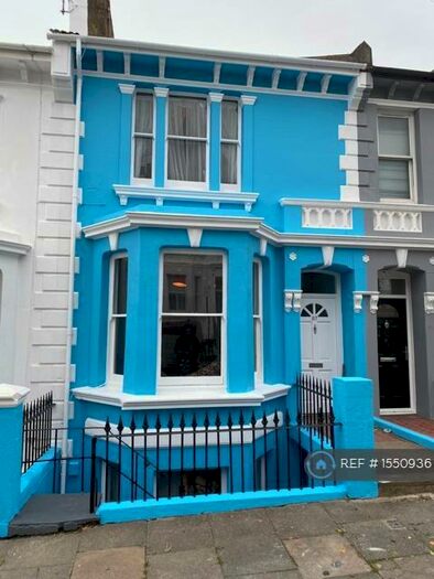 6 Bedroom Semi-Detached House To Rent In Warleigh Road, Brighton, BN1
