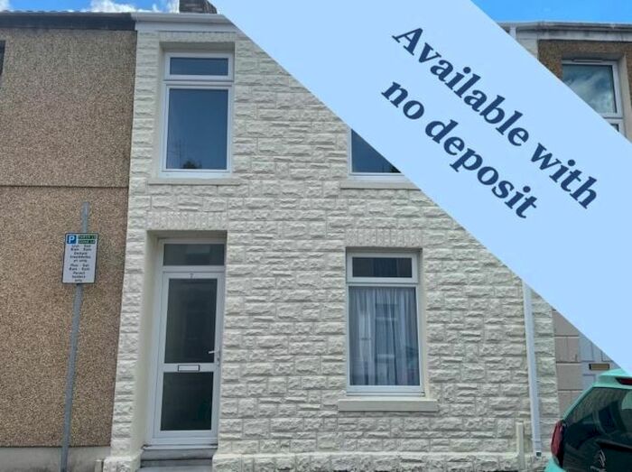 3 Bedroom Property To Rent In Lakefield Road, Llanelli, SA15