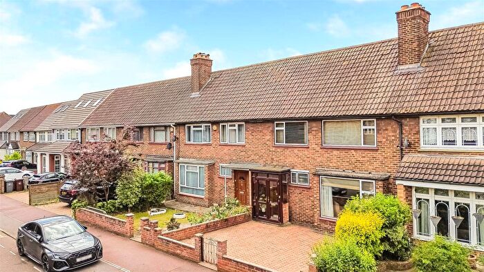 3 Bedroom Terraced House For Sale In Southwold Drive, Barking, IG11