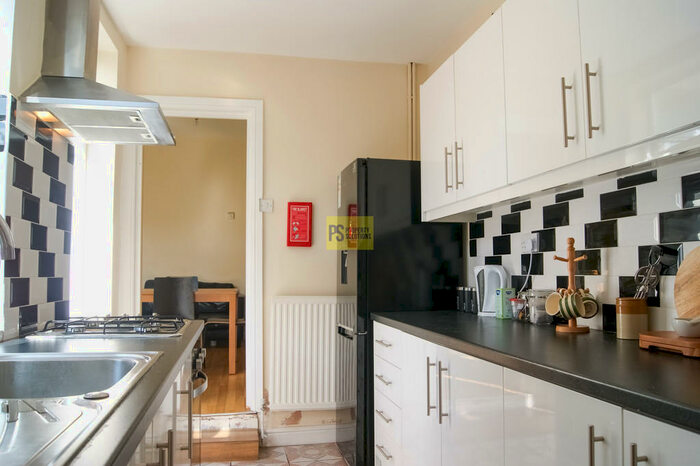 3 Bedroom Terraced House To Rent In Milner Road - Ensuite Student Property, B29