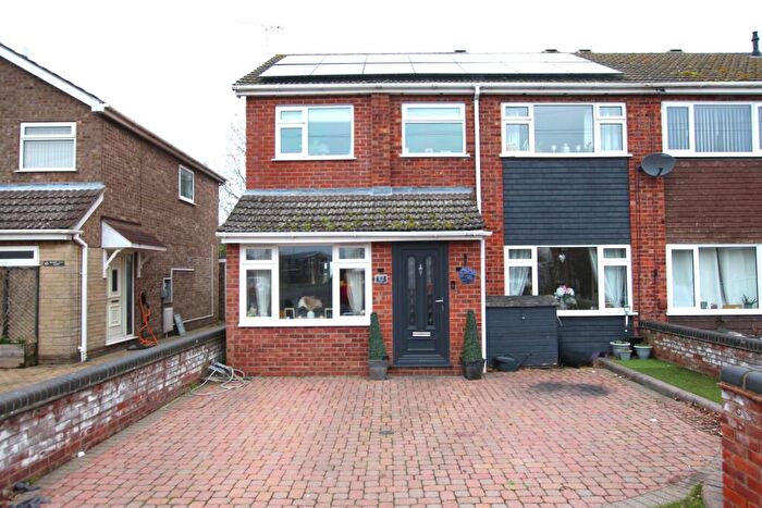 4 Bedroom Semi Detached House For Sale In Manor Leas Close, Lincoln, LN6