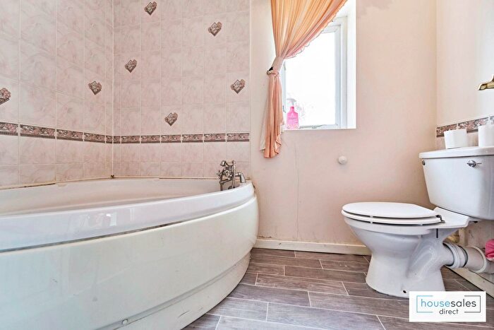 5 Bedroom Detached House For Sale In Keble Grove, Walsall, WS1