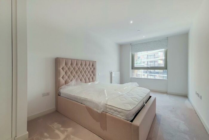 2 Bedroom Apartment To Rent In Starboard Way, London, E16