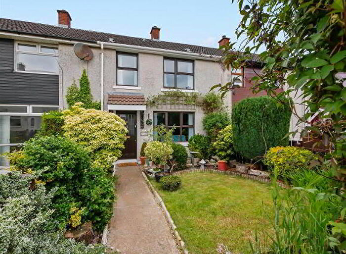 3 Bedroom Mid Terraced House For Sale In Killynether Gardens, Belfast, BT8