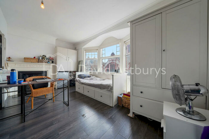 Apartment To Rent In Hillfield Park Mews, Muswell Hill, London, N10